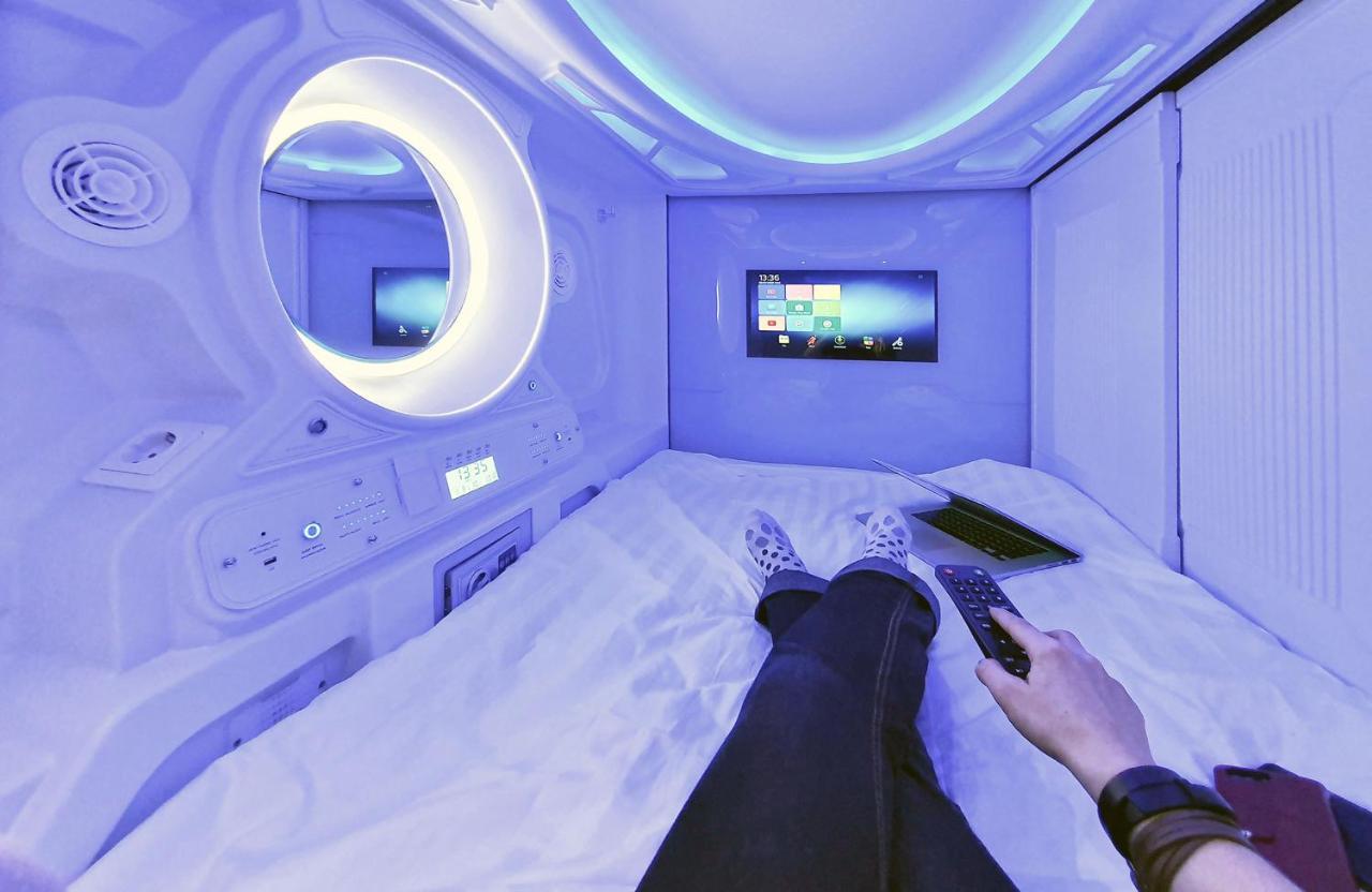 Single Bed Mixed Dormitory Room